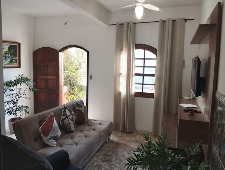 Соба со вентилатор на таванот.