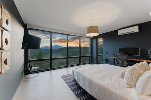 Exquisite Hudson Valley| Panoramic Views, Poolside