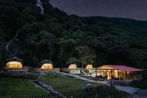 Wooden Dome with 2 beds in the Salkantay Trek