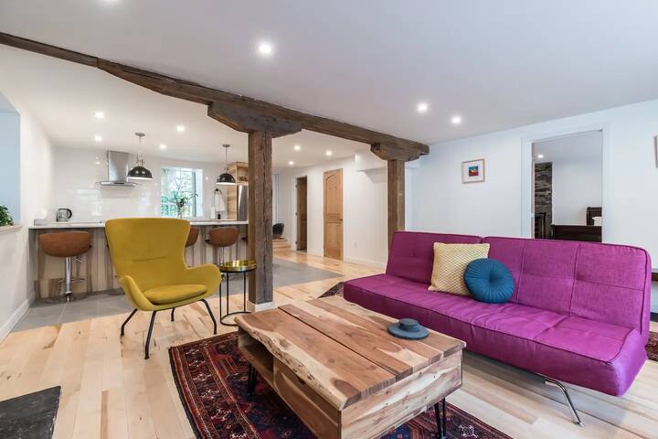 Unique 1847 Heritage Retreat ~ Garden ~ 2 Parkings gallery image 4