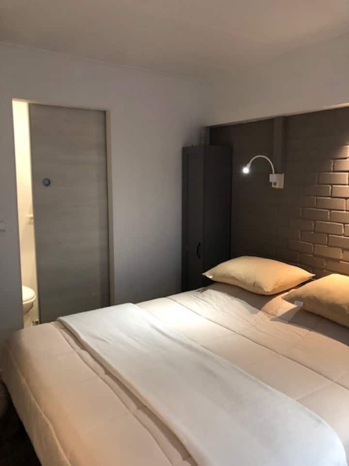Kleine Slaapkamer Met Eigen Badkamer Eigen Toegang - Bergen aan Zee