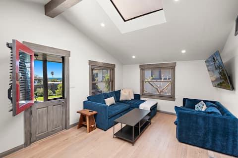 Popular Airbnb listing: Entire Cabin, 2 Blocks to Water with Ocean Views! in Laguna Beach