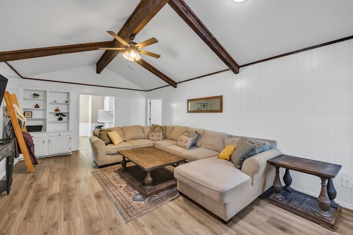 Full Home/ 2 King Beds/pool - Owasso, OK