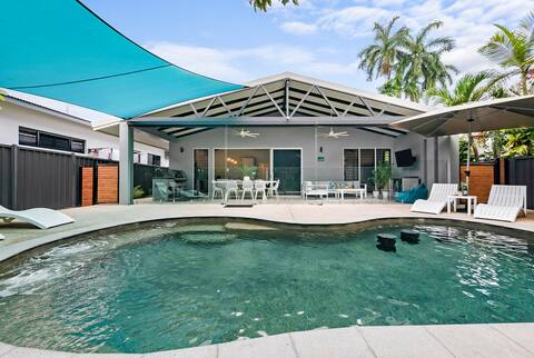 Gardens Villa: A Sumptuous Poolside Family Oasis