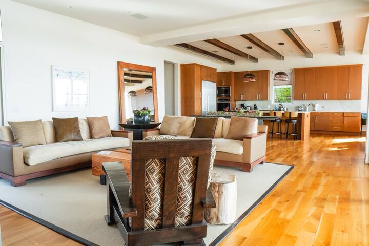 Lakeside Retreat 4BR/4BA Stunning Sunsets Sleeps 8 gallery image 2