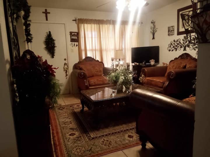 La Casa De Mamá Welcomes You With Open Arms - Eagle Pass, TX