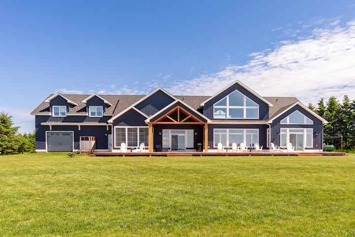 Oceanfront Luxury | Sleeps 15 | Golf & Spa Close - Cottages for Rent in ...