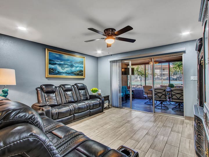 Poolside 1st Floor Heated Pool & Spa 3 Bed 2 Bath - Phoenix