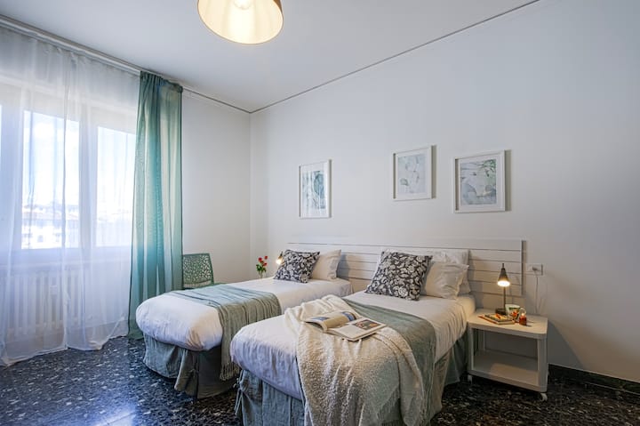 Chumba cha kulala cha watu watatu