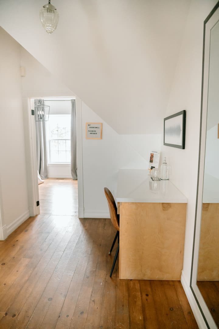 Penny Lane - Bright & Airy 2 Bedroom Suite - Cape Breton Island