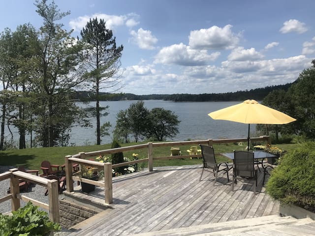 Woodhaven – Seaview Suite