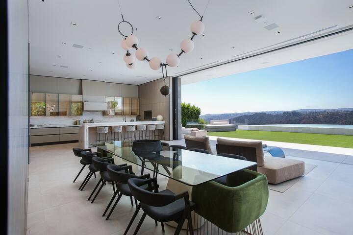 Modern Luxury Villa + Amazing Infinity Pool View gallery image 4