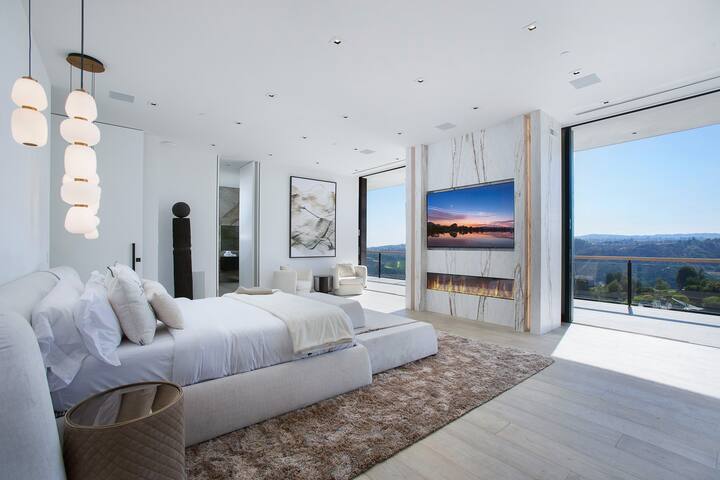 Modern Luxury Villa + Amazing Infinity Pool View gallery image 5