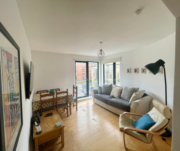 Perfect Location In Heart Of Glasgow West End! - Glasgow