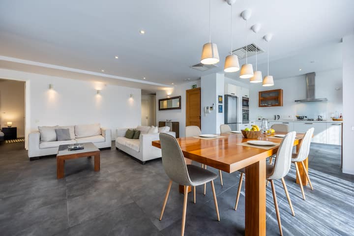 Bright & Comfy Gem ~ 5* Central Location ~ Parking - Malta
