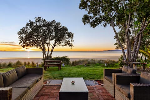 Beachfront Bliss - absolute beachfront stunner