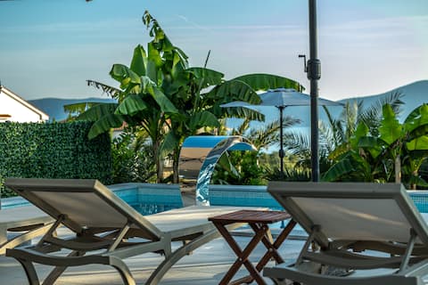 White Sails Villa2 with a Sport Court and sea view