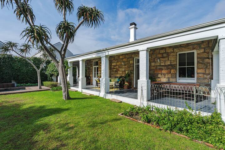 Pine Lodge – Modern Victorian with Pool gallery image 4