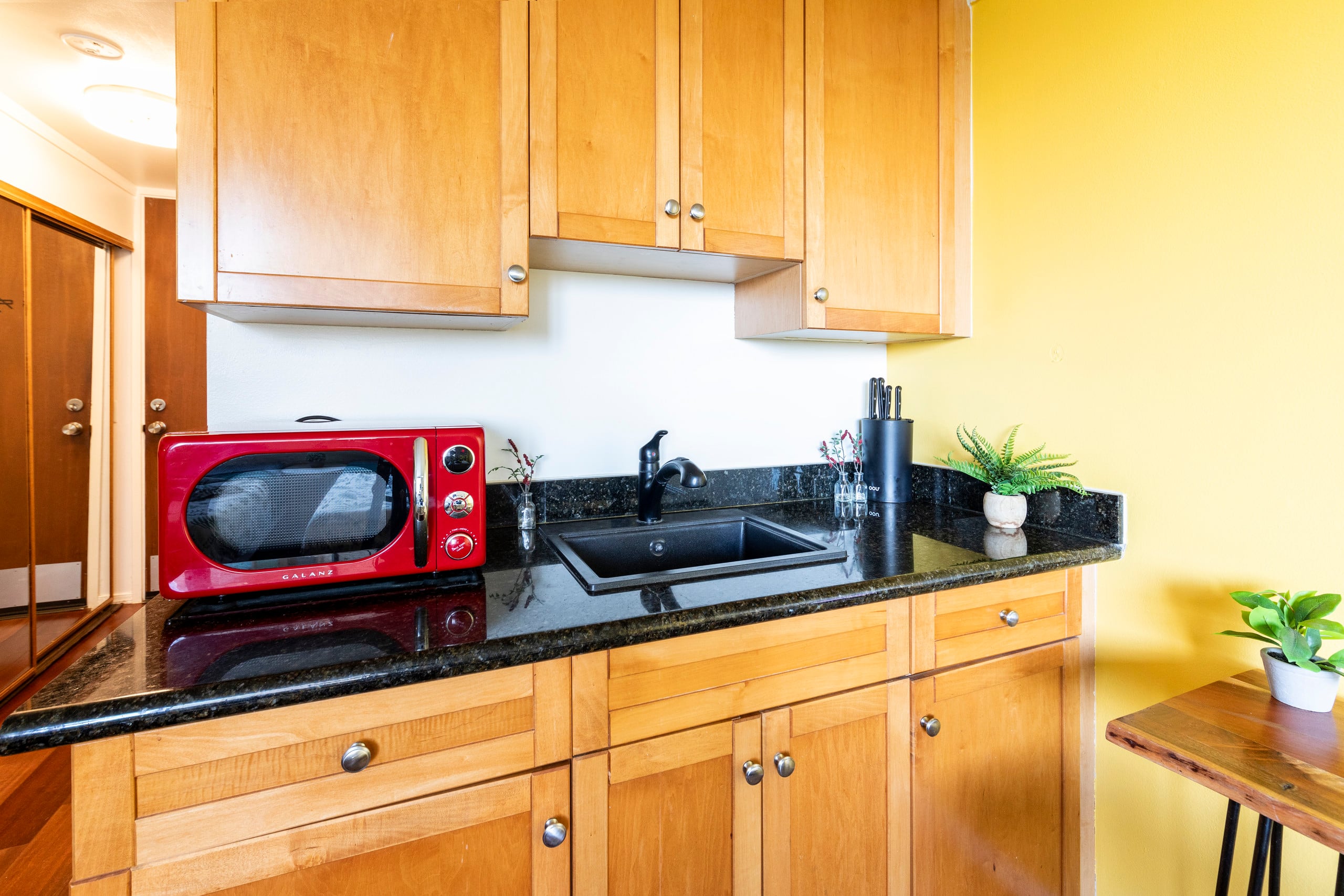 Condo in Honolulu · ★4.61 · 1 bedroom · 2 beds · 1 private bath - Image 20