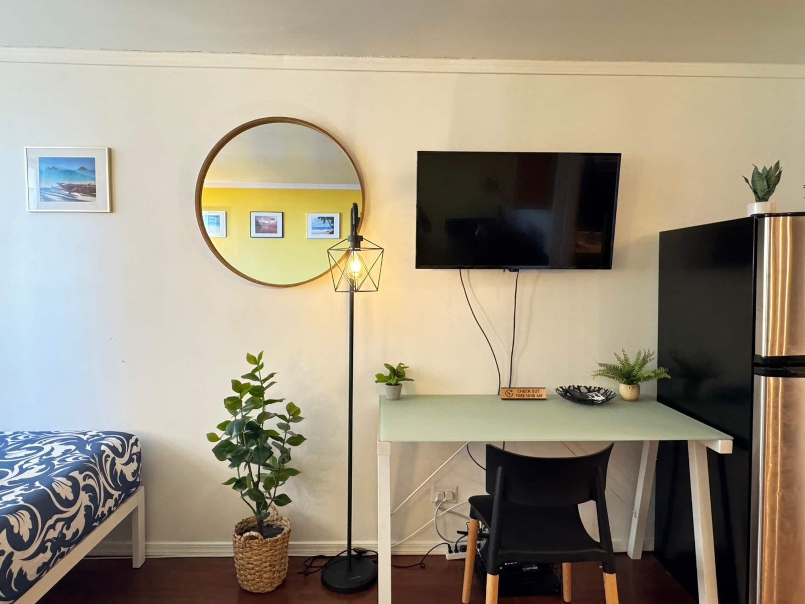 Condo in Honolulu · ★4.61 · 1 bedroom · 2 beds · 1 private bath - Image 21