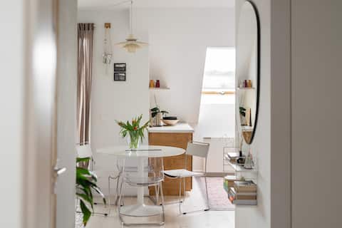 Top performing Airbnb: Peaceful and stylish apartment in central Gdańsk in Aniołki