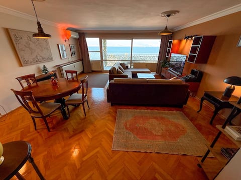 Top performing Airbnb: Authentic House with IZMIR BAY View Spcl.Parking in İzmir