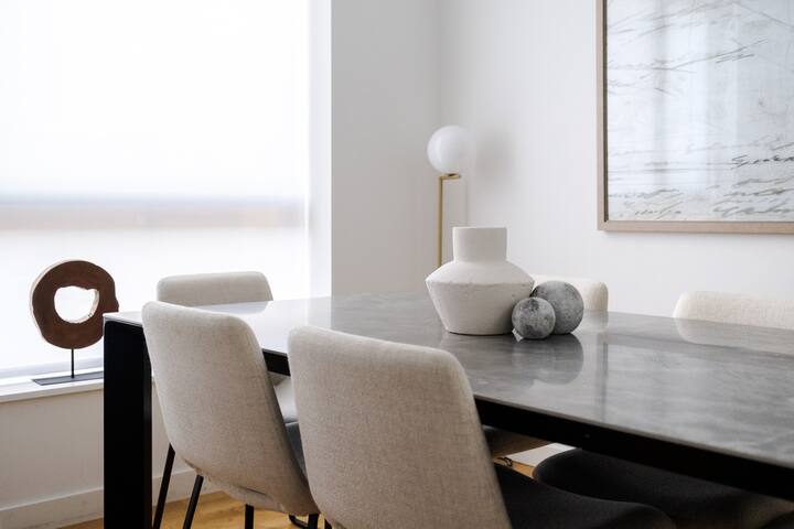 Stunning House by Buckingham Palace with AC & Gym gallery image 4