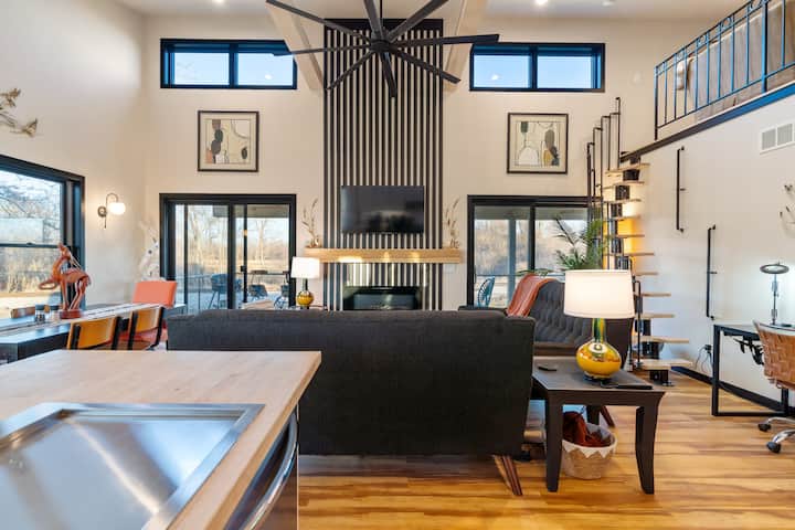 Private & Modern. Near River And Wildlife Refuge! - Iowa