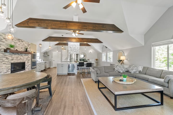 Skykomish River Estate | 5 Acre, 5 Bed, Riverfront - Monroe, WA