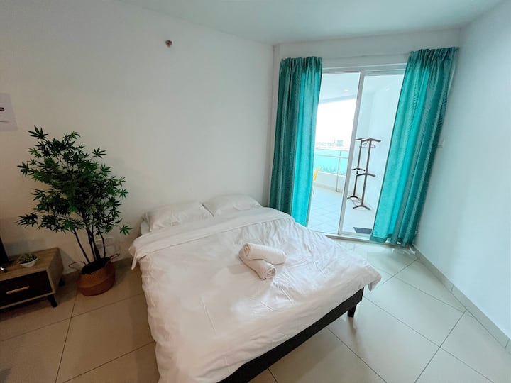 Mansion One Seaview Near Gleneagles/ Gurney Plaza - George Town