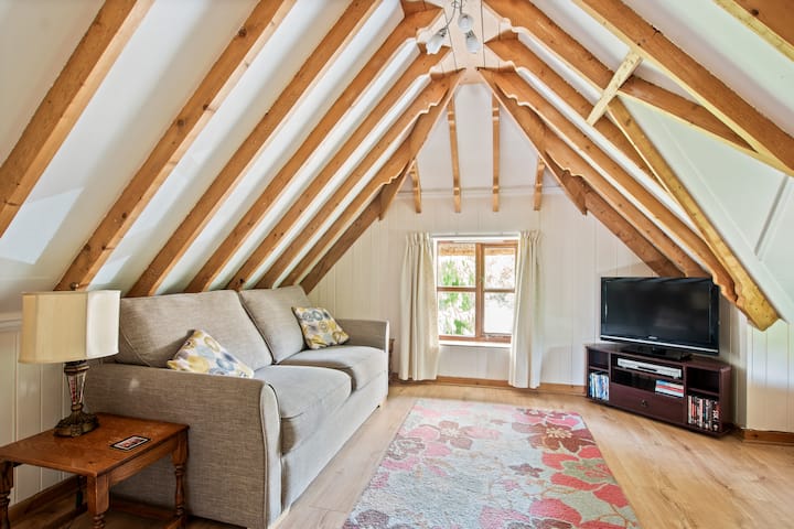 Charming Thatched Cottage Near New Forest - Fordingbridge