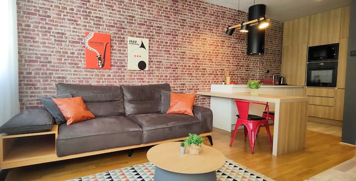 Cozy One-bedroom Apartment At Ljubovic-hill Park - Podgorica