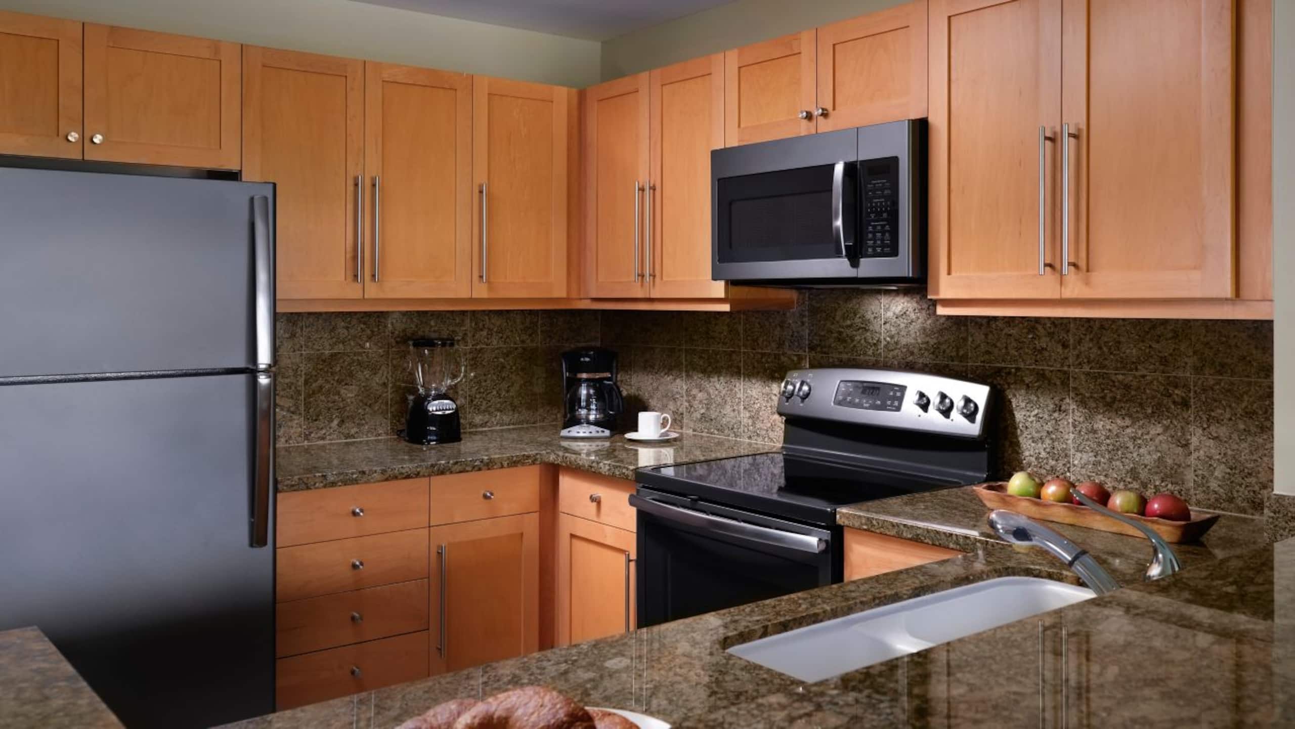 Hotel in Lahaina · ★5.0 · 2 bedrooms · 2 private baths - Image 2