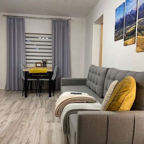 Popular Airbnb listing: Apartment pod Tatrami, Zakopane 20min, taras in Gmina Biały Dunajec