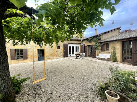 Family home among the vineyards