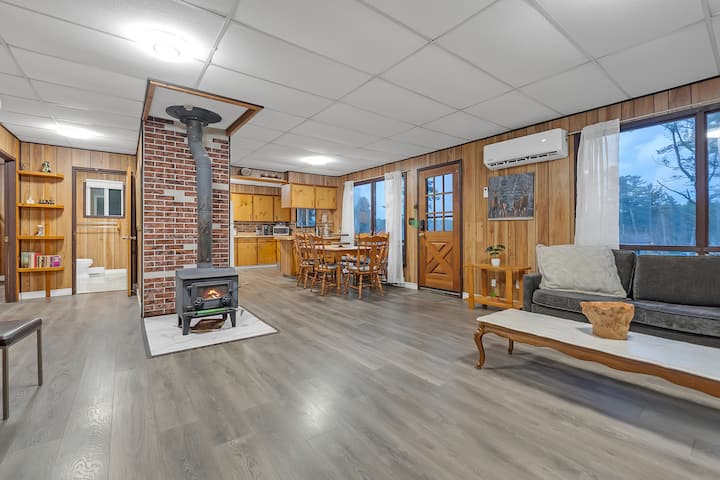 Cozy Cottage On Kawartha Lakes - Kawartha Lakes