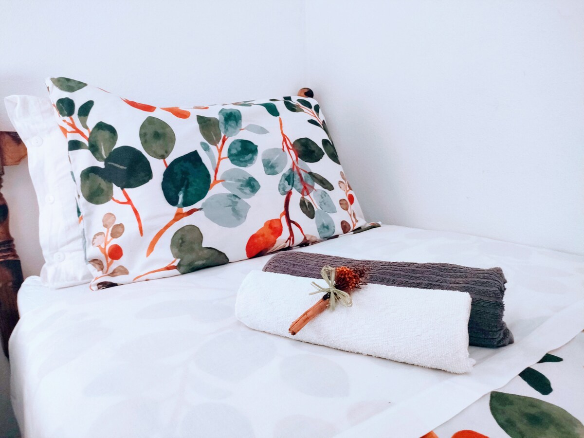 Ეს ის დეტალებია, რომ ბეგონა, მფლობელი, ველური ყვავილებით გამოირჩევა სტუმრების ჩამოსვლისთვის.