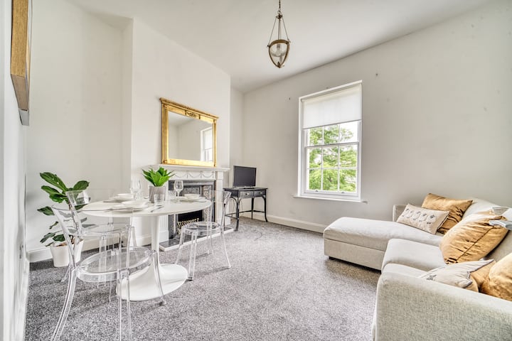 Near The Docks - Parking, Washing Maching & Wifi - Gloucestershire