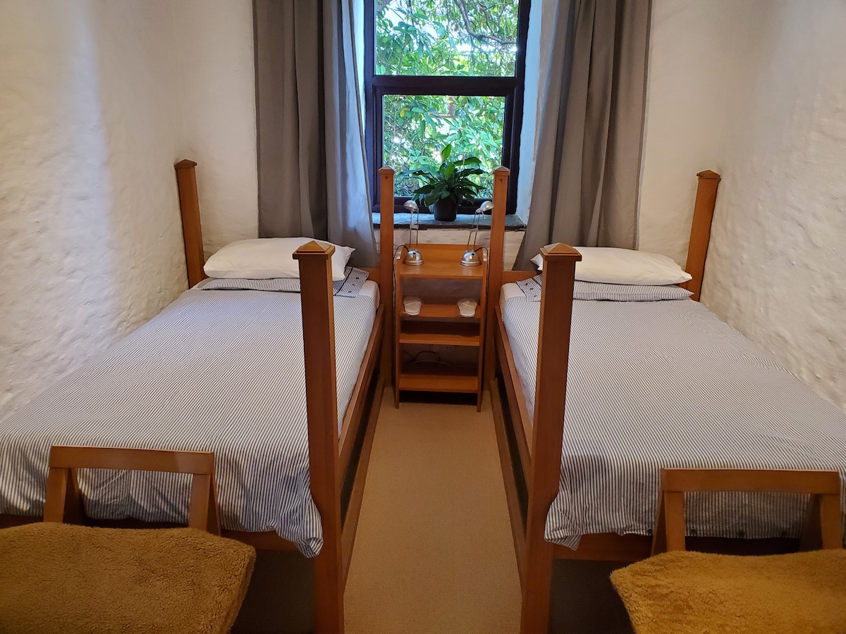 საძინებელი 1