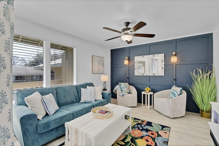 Newly Decorated- Daphne Pool Condo- Near Freeway - Daphne, AL