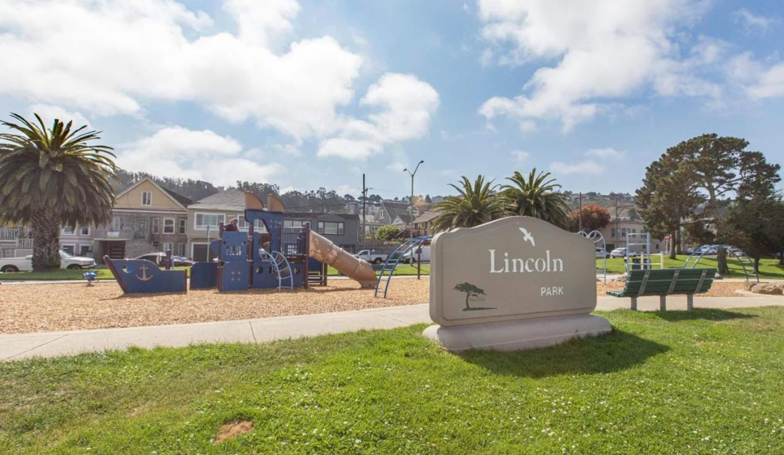 Home in Daly City · ★4.67 · 2 bedrooms · 2 beds · 1 bath - Image 22