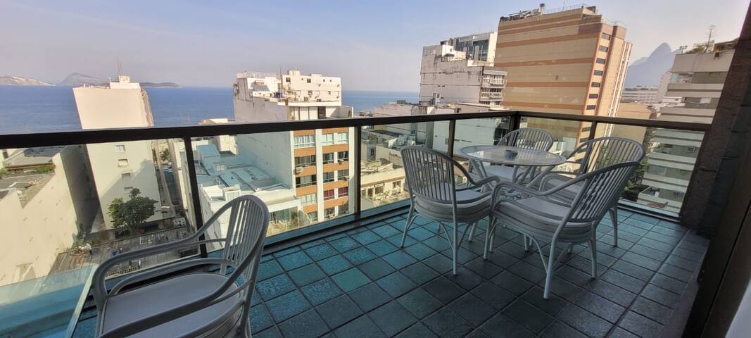 DAfr12 TIFFANY’s vista frontal mar de Ipanema. gallery image 4