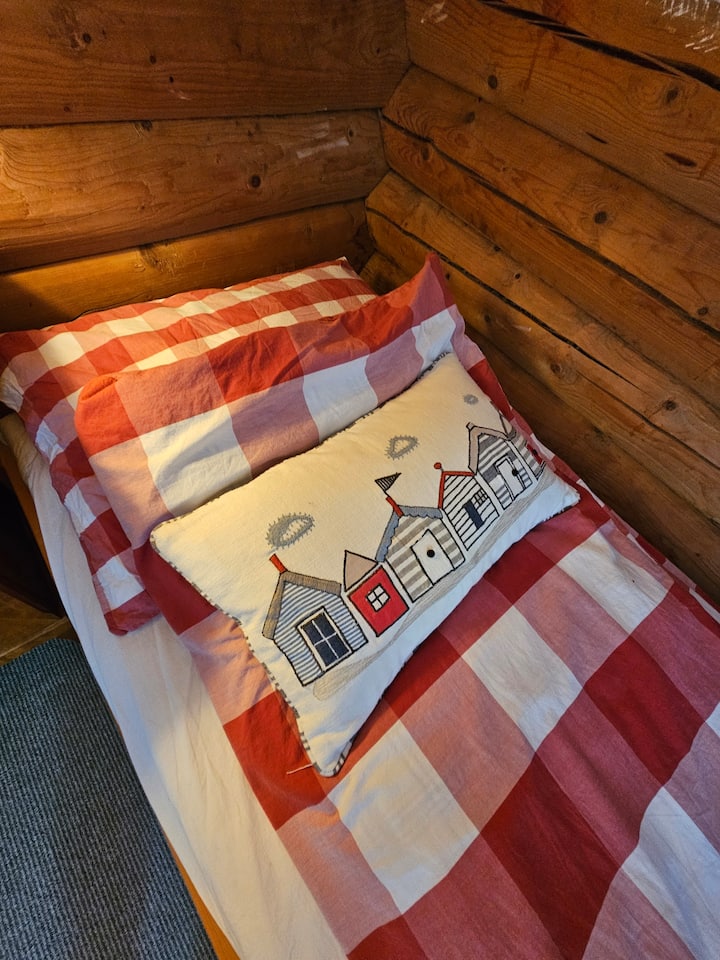 chumba cha watoto chenye starehe chenye vyumba 2 kwenye ghorofa ya 2