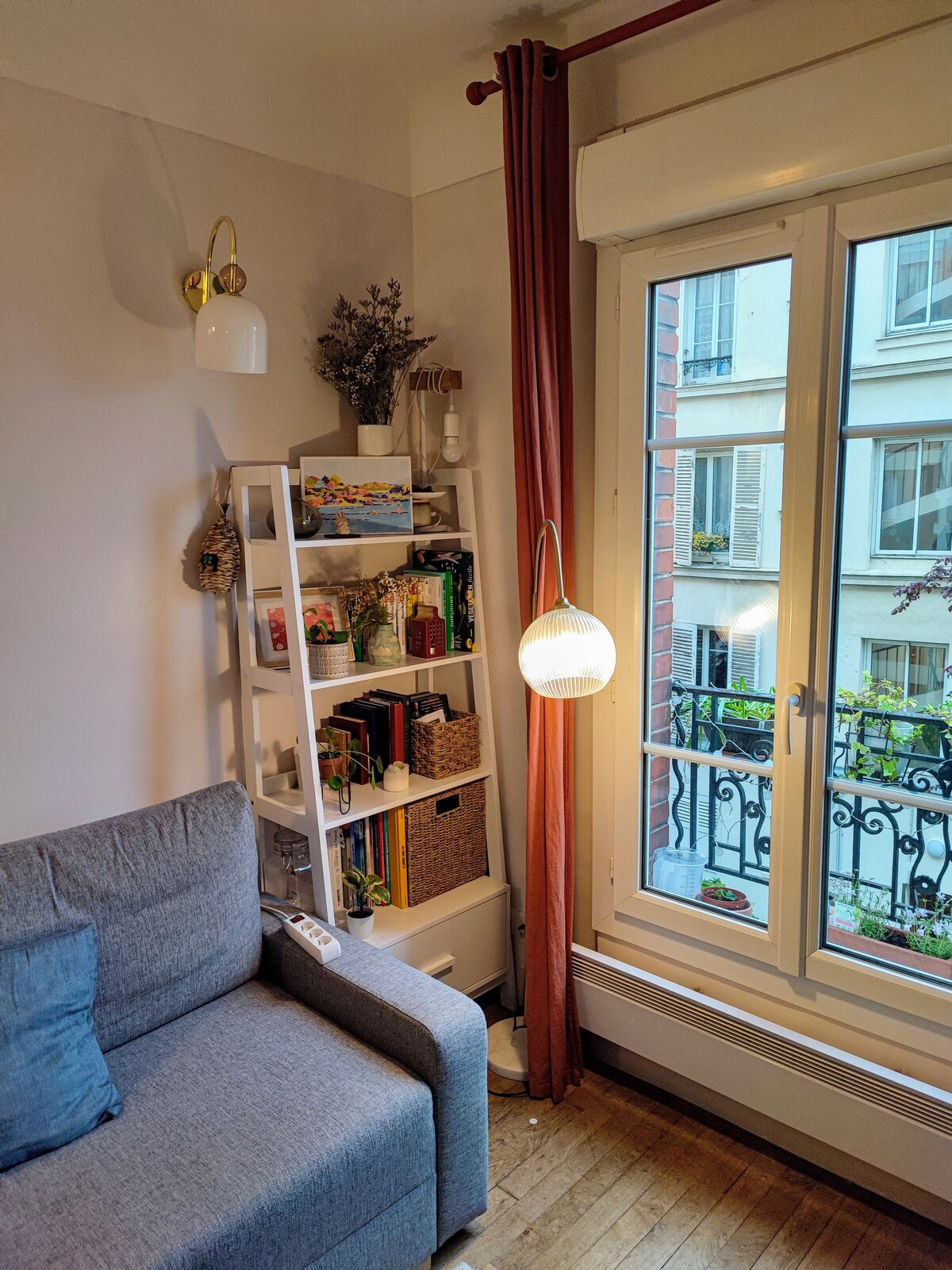 Annuncio Airbnb popolare: Cozy apartment, vintage decor in Montrouge a Montrouge