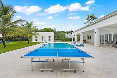 *Miami Getaway in The White House*