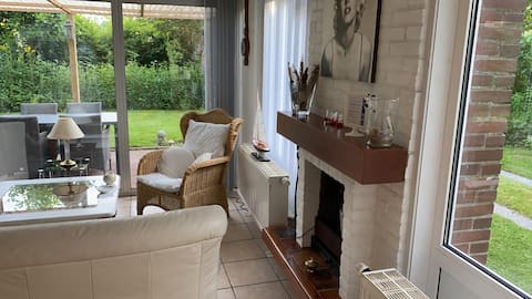 Popular Airbnb listing: Bungalow with garden in Wijk 01 Brouwershaven