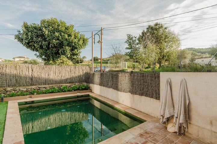 Villa rural 10PAX, 4 baños, piscina, BBQ gallery image 3