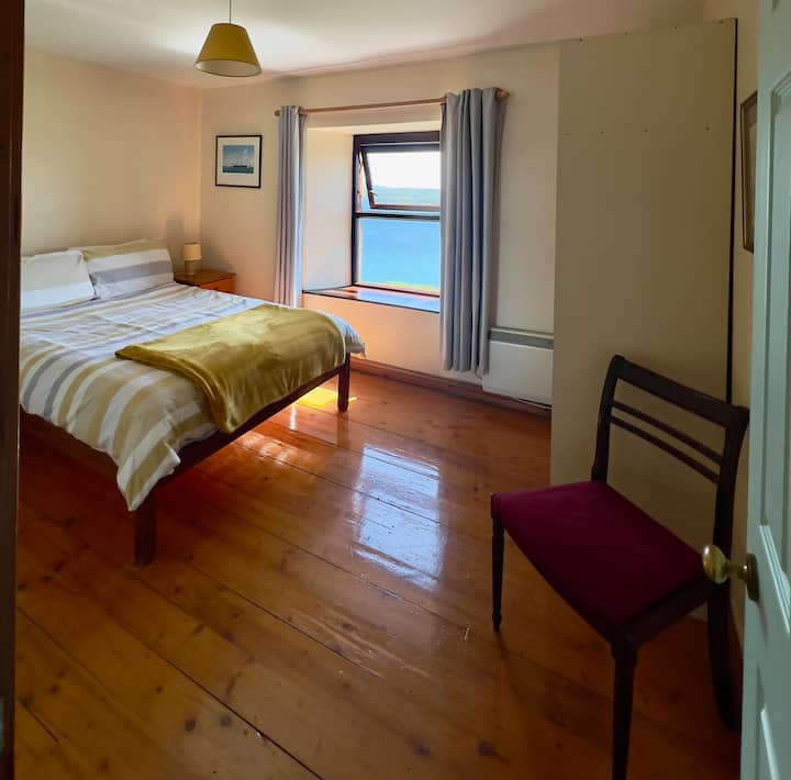 Coastguard Townhouse # 3 - Bay View & Stone Walls - Ireland