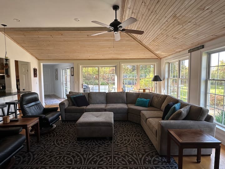 Relaxing Berkshire Retreat With Lake Access - Stockbridge, MA