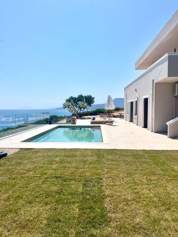 Cape Bleue Seafront Holiday Home